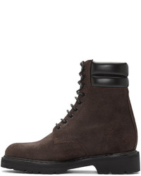 dunkelbraune Wildlederstiefel von Saint Laurent