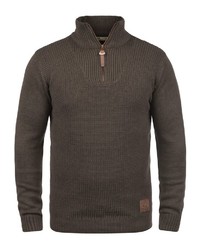 dunkelbrauner Pullover mit einem Reißverschluss am Kragen von Solid