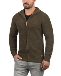 dunkelbrauner Pullover mit einem Reißverschluß von Redefined Rebel