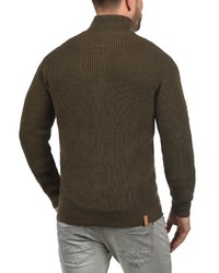 dunkelbrauner Pullover mit einem Reißverschluß von Redefined Rebel