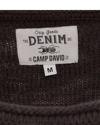 dunkelbrauner Pullover mit einem Rundhalsausschnitt von Camp David