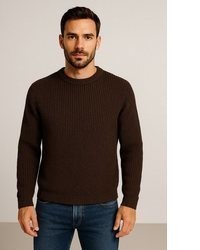 dunkelbrauner Pullover mit einem Rundhalsausschnitt von Jack & Jones