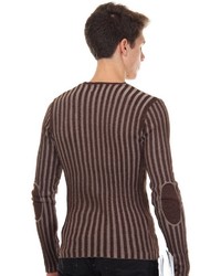 dunkelbrauner Pullover mit einem V-Ausschnitt von R-NEAL