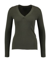 dunkelbrauner Pullover mit einem V-Ausschnitt von Storm & Marie