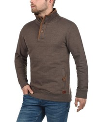 dunkelbrauner Pullover mit einem zugeknöpften Kragen von BLEND