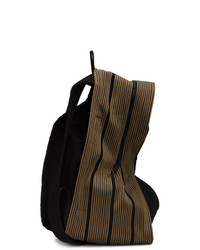 dunkelbrauner Rucksack von 132 5. ISSEY MIYAKE