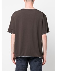 dunkelbraunes bedrucktes T-Shirt mit einem Rundhalsausschnitt von Needles