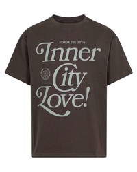 dunkelbraunes bedrucktes T-Shirt mit einem Rundhalsausschnitt von HONOR THE GIFT