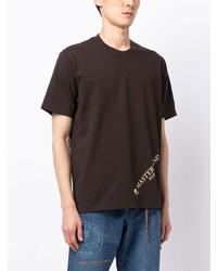 dunkelbraunes bedrucktes T-Shirt mit einem Rundhalsausschnitt von Mastermind World