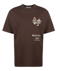 dunkelbraunes bedrucktes T-Shirt mit einem Rundhalsausschnitt von Reese Cooper® 