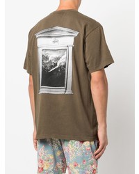 dunkelbraunes bedrucktes T-Shirt mit einem Rundhalsausschnitt von Stussy