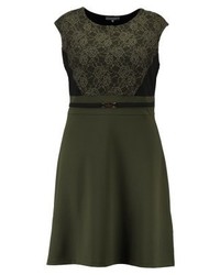 dunkelbraunes Freizeitkleid mit Blumenmuster von Anna Field
