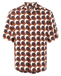 dunkelbraunes Kurzarmhemd mit geometrischem Muster