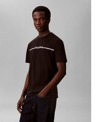 dunkelbraunes T-Shirt mit einem Rundhalsausschnitt von Calvin Klein