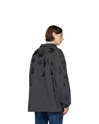 dunkelgraue bedruckte Windjacke von McQ Alexander McQueen