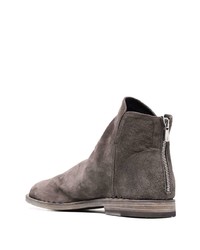 dunkelgraue Chelsea Boots aus Wildleder von Officine Creative