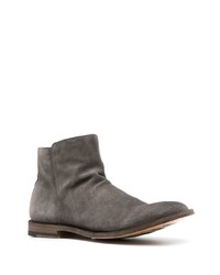 dunkelgraue Chelsea Boots aus Wildleder von Officine Creative