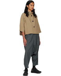 dunkelgraue Chinohose von 132 5. ISSEY MIYAKE