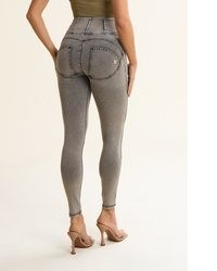 dunkelgraue enge Jeans von Freddy