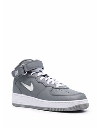 dunkelgraue hohe Sneakers aus Leder von Nike