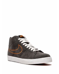 dunkelgraue hohe Sneakers aus Wildleder von Nike