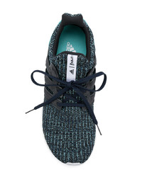 dunkelgraue horizontal gestreifte niedrige Sneakers von adidas