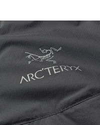 dunkelgraue Jacke von Arc'teryx