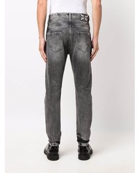 dunkelgraue Jeans mit Destroyed-Effekten von John Richmond