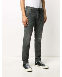 dunkelgraue Jeans mit Destroyed-Effekten von Diesel