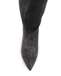 dunkelgraue kniehohe Stiefel aus Wildleder von Yeezy