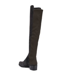 dunkelgraue kniehohe Stiefel aus Wildleder von Stuart Weitzman