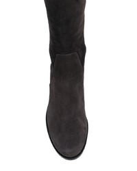 dunkelgraue kniehohe Stiefel aus Wildleder von Stuart Weitzman