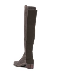 dunkelgraue kniehohe Stiefel aus Wildleder von Stuart Weitzman