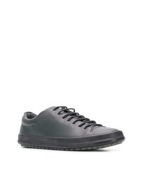 dunkelgraue Leder niedrige Sneakers von Camper