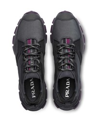 dunkelgraue Leder niedrige Sneakers von Prada