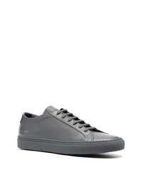 dunkelgraue Leder niedrige Sneakers von Common Projects