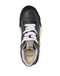 dunkelgraue Leder niedrige Sneakers von Maison Mihara Yasuhiro