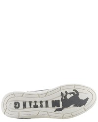dunkelgraue Leder niedrige Sneakers von Mustang Shoes