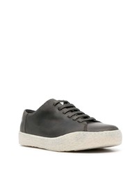 dunkelgraue Leder niedrige Sneakers von Camper