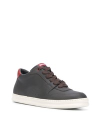 dunkelgraue Leder niedrige Sneakers von Camper