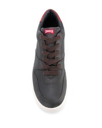 dunkelgraue Leder niedrige Sneakers von Camper