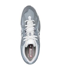 dunkelgraue niedrige Sneakers von New Balance