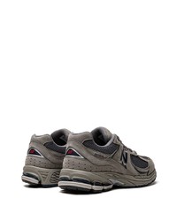 dunkelgraue niedrige Sneakers von New Balance