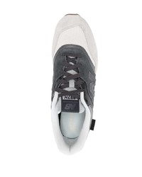 dunkelgraue niedrige Sneakers von New Balance