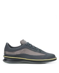 dunkelgraue niedrige Sneakers von Camper