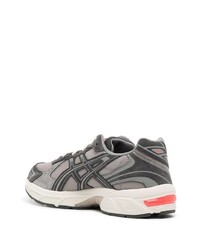 dunkelgraue niedrige Sneakers von Asics