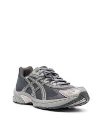 dunkelgraue niedrige Sneakers von Asics