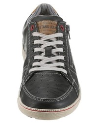 dunkelgraue niedrige Sneakers von Mustang Shoes