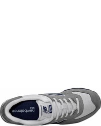 dunkelgraue niedrige Sneakers von New Balance