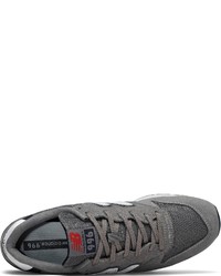 dunkelgraue niedrige Sneakers von New Balance